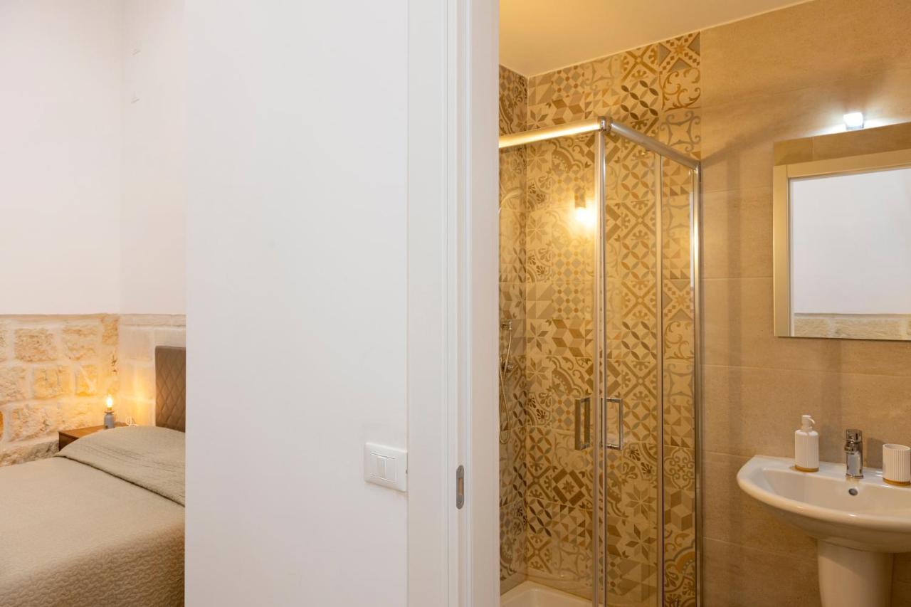 Apulian House Hotel Brindisi Bagian luar foto