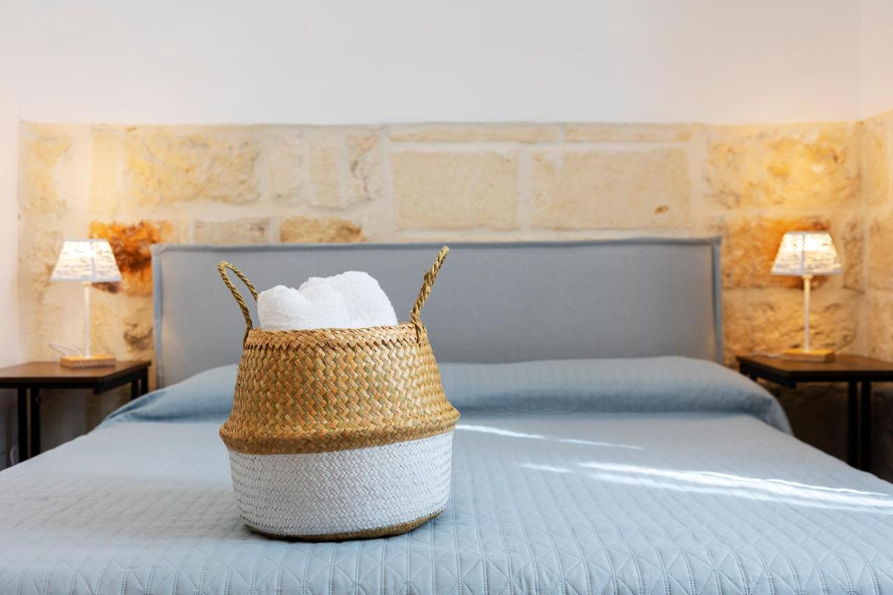 Apulian House Hotel Brindisi Bagian luar foto