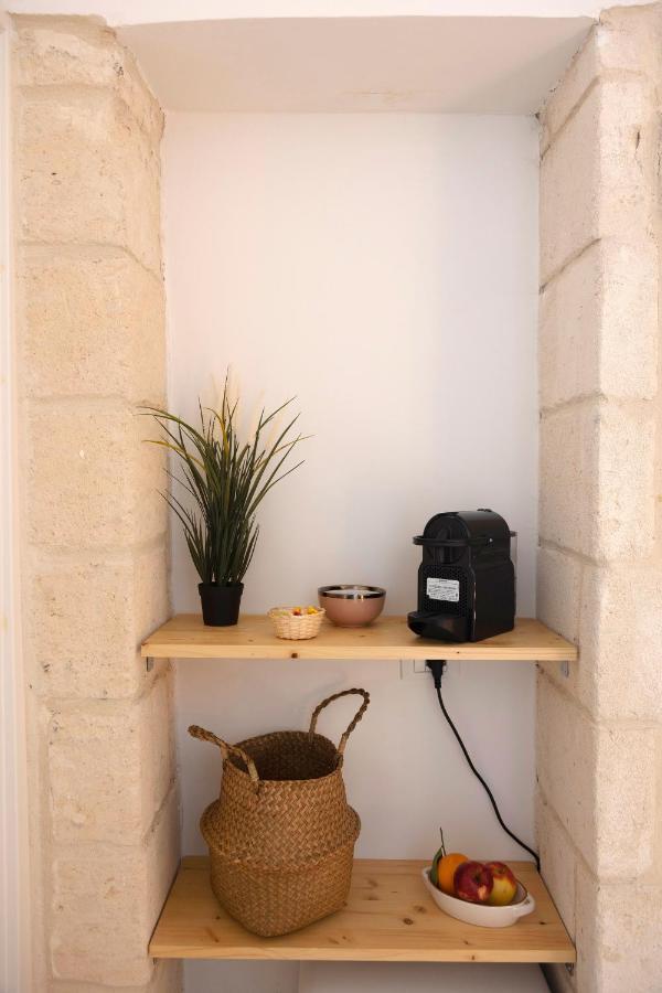 Apulian House Hotel Brindisi Bagian luar foto