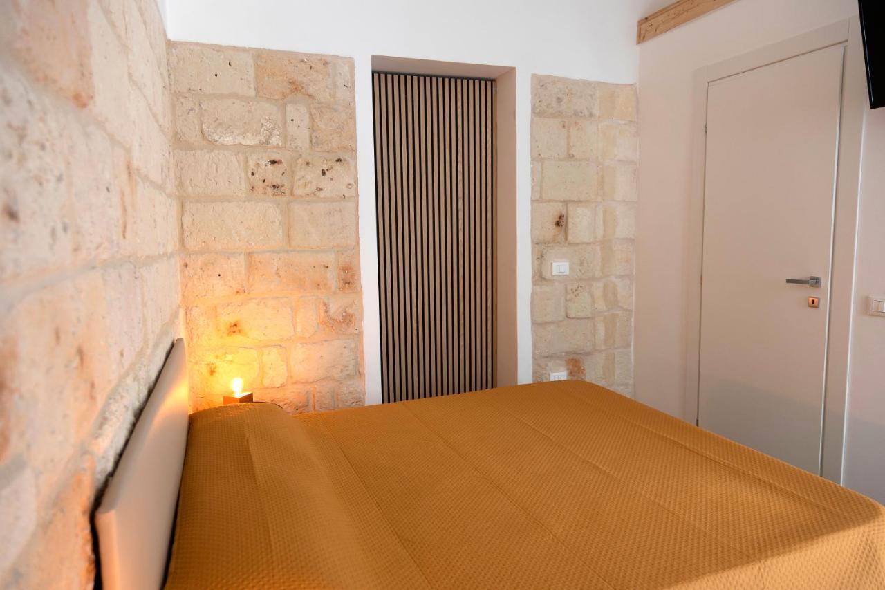 Apulian House Hotel Brindisi Bagian luar foto