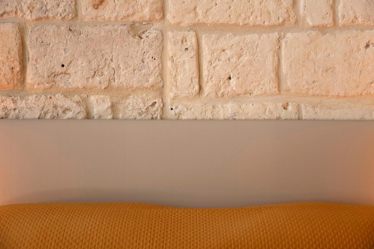 Apulian House Hotel Brindisi Bagian luar foto