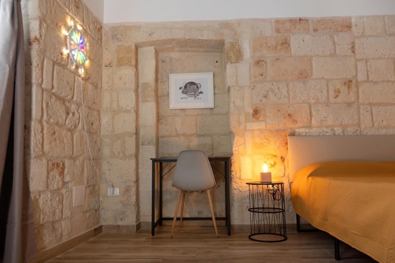 Apulian House Hotel Brindisi Bagian luar foto