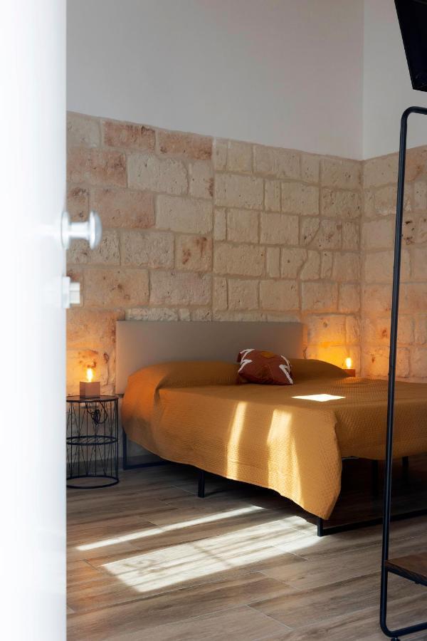 Apulian House Hotel Brindisi Bagian luar foto