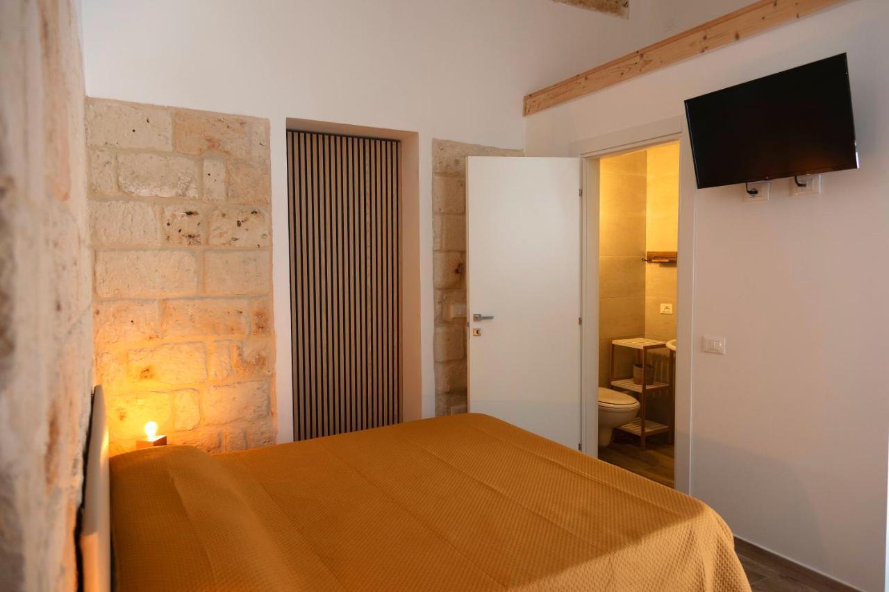 Apulian House Hotel Brindisi Bagian luar foto